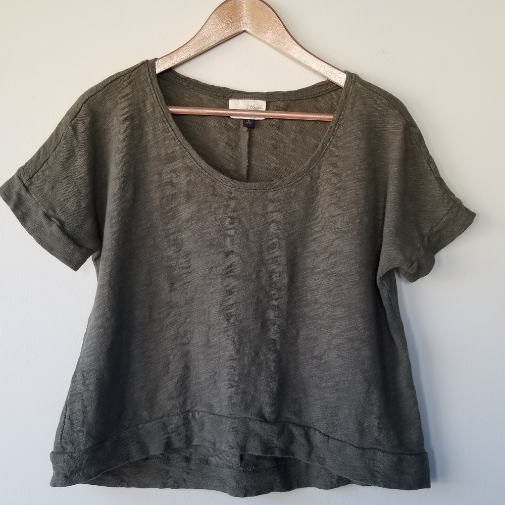  Universal Thread: Olive green long crop  tee– S